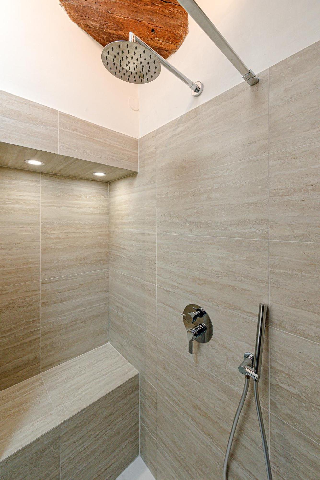 Luxury Pantheon Apartment